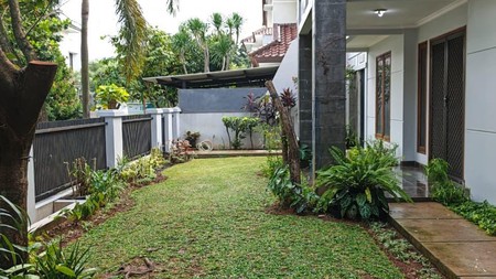 Rumah Mewah Kolam Renang Pribadi di Puri Bintaro