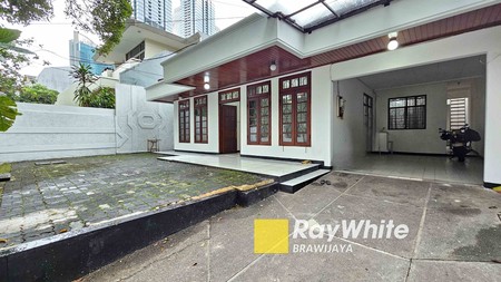 Rumah di Senopati, Kebayoran Baru, dekat SCBD, view taman, bisa sewa buat Silent Office