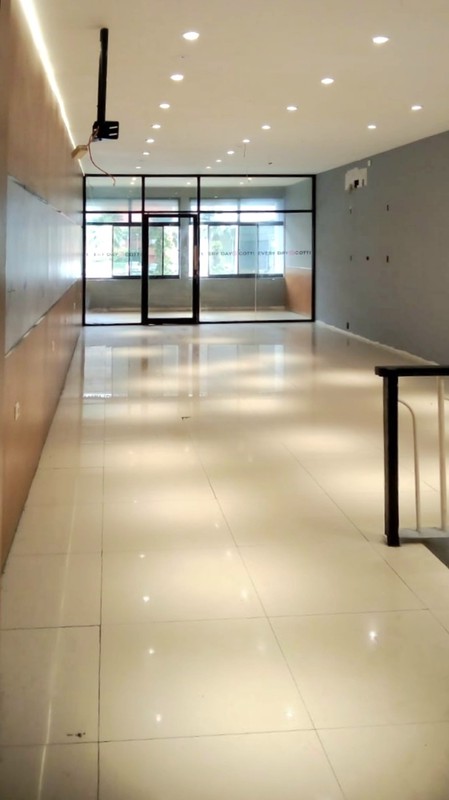 Ruko Boulevard Raya, Kelapa Gading. Rapih & siap pakai.