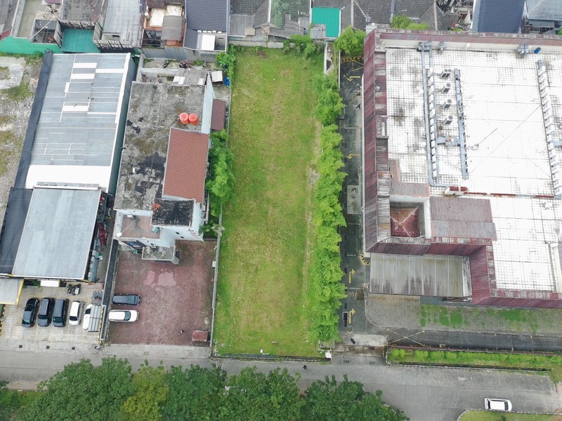 Tanah MH. Thamrin, Lippo Cikarang, jalan raya sederetan RS Siloam, sekitar banyak Resto