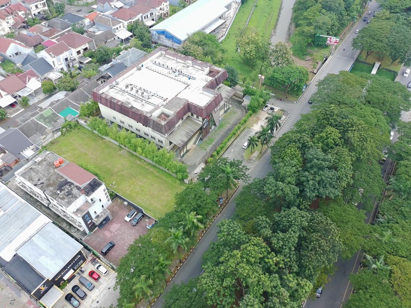Tanah MH. Thamrin, Lippo Cikarang, jalan raya sederetan RS Siloam, sekitar banyak Resto