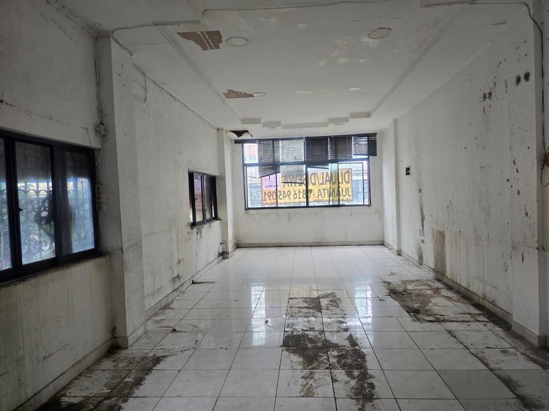 Ruko hoek Krekot Bunder, Pasar Baru