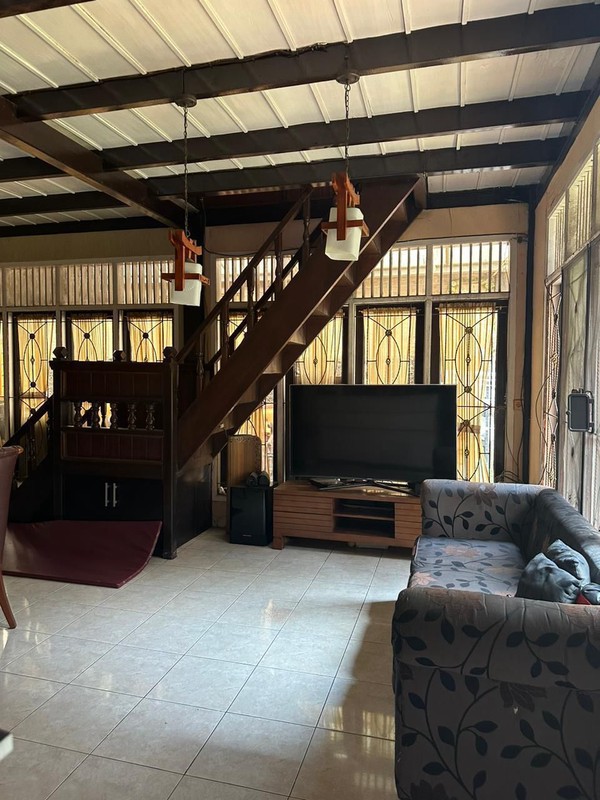 Rumah 2 Lantai Kokoh di Kav DPRD dekat Pintu Toll Cibubur