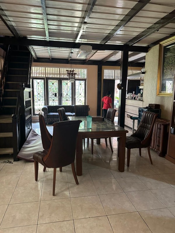 Rumah 2 Lantai Kokoh di Kav DPRD dekat Pintu Toll Cibubur
