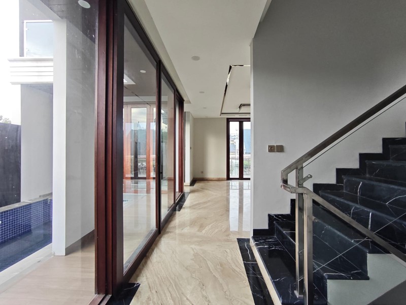  DI JUAL RUMAH LUXURIOS DI JALAN DURIAN JAGAKARSA JAKARTA SELATAN