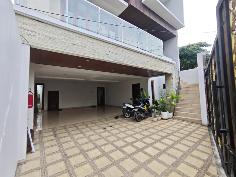  DI JUAL RUMAH LUXURIOS DI JALAN DURIAN JAGAKARSA JAKARTA SELATAN