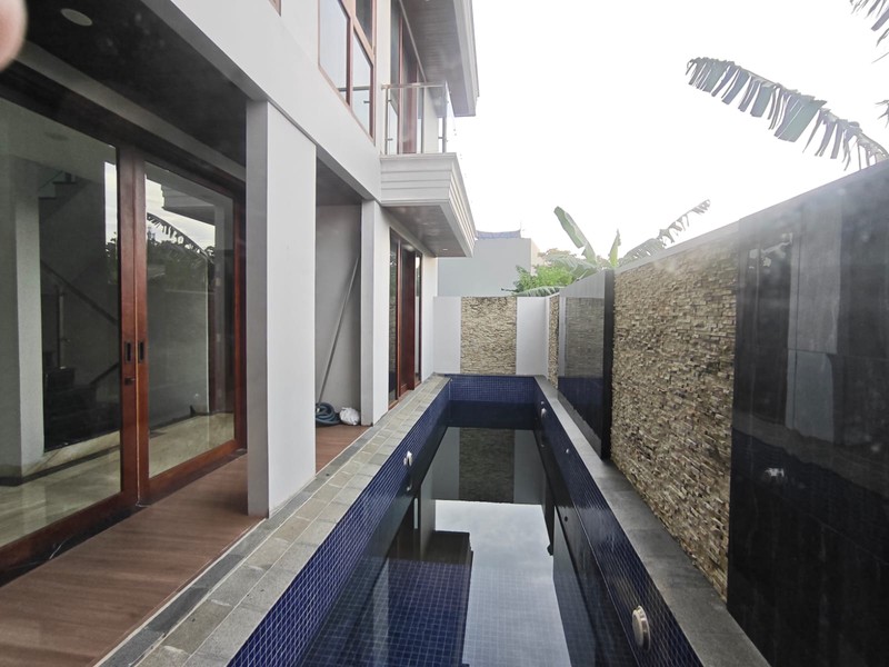  DI JUAL RUMAH LUXURIOS DI JALAN DURIAN JAGAKARSA JAKARTA SELATAN