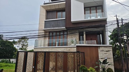  DI JUAL RUMAH LUXURIOS DI JALAN DURIAN JAGAKARSA JAKARTA SELATAN