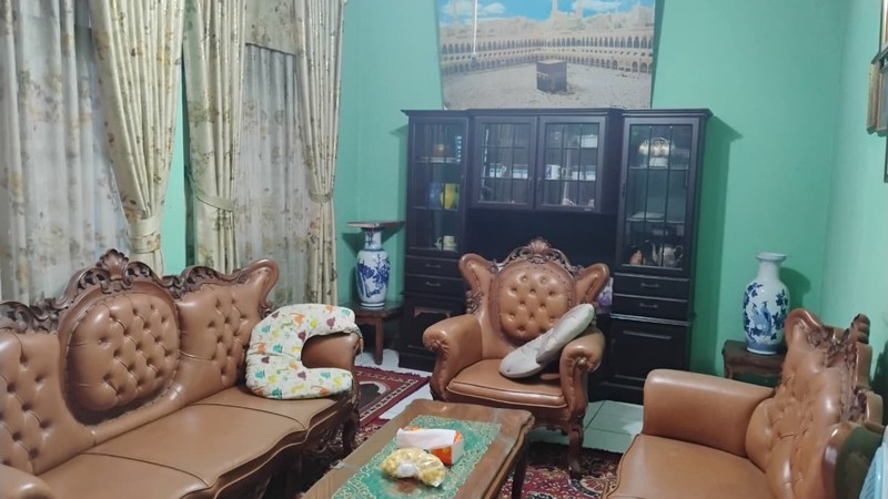 Rumah + 3 Ruko + 5 Kontrakan Lokasi Strategis di Pondok Labu, Cilandak Jakarta Selatan