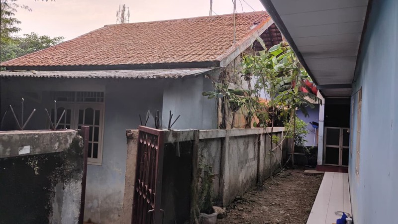 Rumah + 3 Ruko + 5 Kontrakan Lokasi Strategis di Pondok Labu, Cilandak Jakarta Selatan