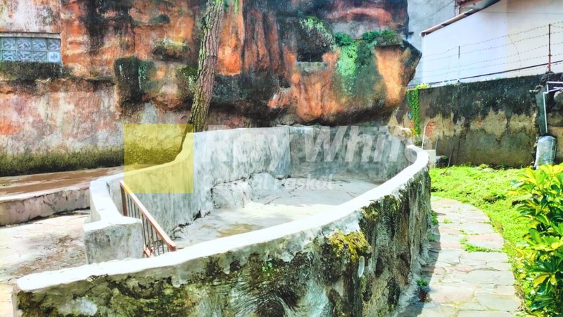 Rumah di Mainroad Lembang