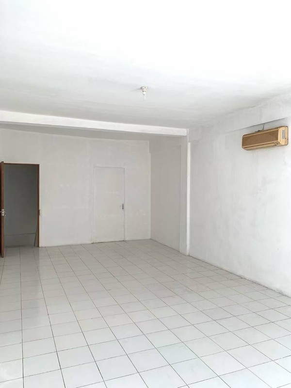 Sewa ruko 3,5Lantai Jl. Baliwerti