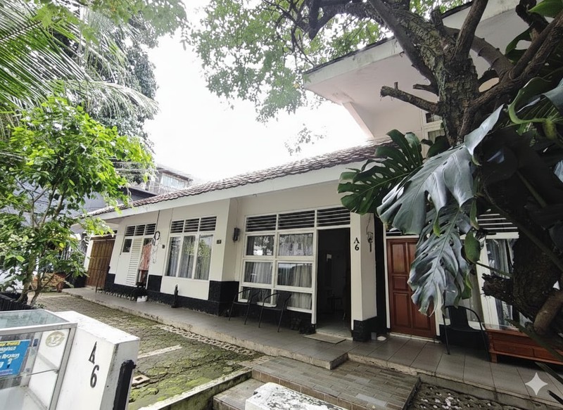  DI JUAL RUMAH HITUNG TANAH LOKASI STRATEGIS DI PINANG EMAS KAWASAN PONDOK INDAH JAKARTA SELATAN