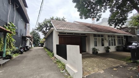  DI JUAL RUMAH HITUNG TANAH LOKASI STRATEGIS DI PINANG EMAS KAWASAN PONDOK INDAH JAKARTA SELATAN