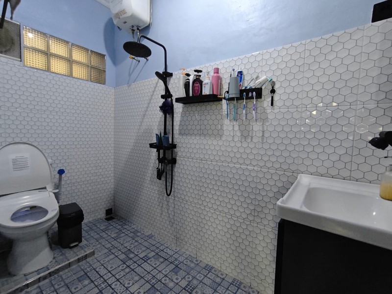  DI JUAL RUMAH HITUNG TANAH LOKASI STRATEGIS DI PINANG EMAS KAWASAN PONDOK INDAH JAKARTA SELATAN