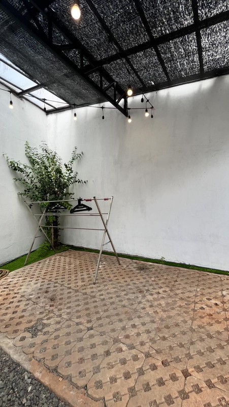 Rumah Bagus Di Teras Residence, Jl H Aminah Pesanggrahan Jakarta Selatan