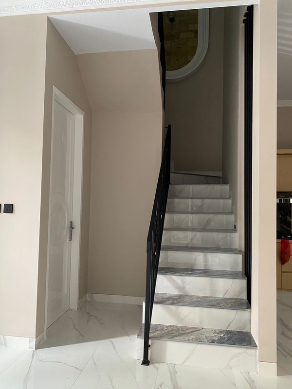 Rumah Modern Klasik 2 Lantai di Jagakarsa Brand New Dekat ke Tol