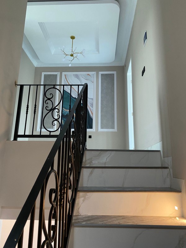 Rumah Modern Klasik 2 Lantai di Jagakarsa Brand New Dekat ke Tol