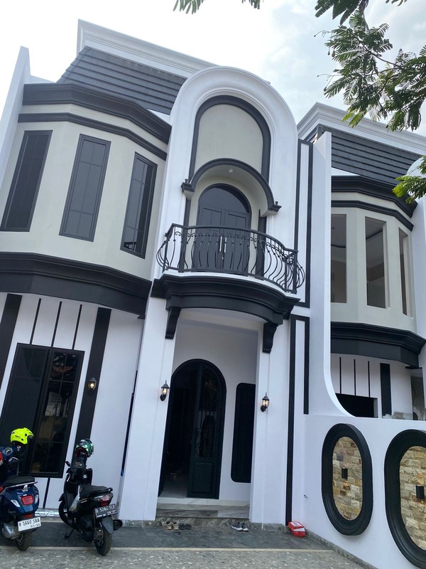 Rumah Modern Klasik 2 Lantai di Jagakarsa Brand New Dekat ke Tol