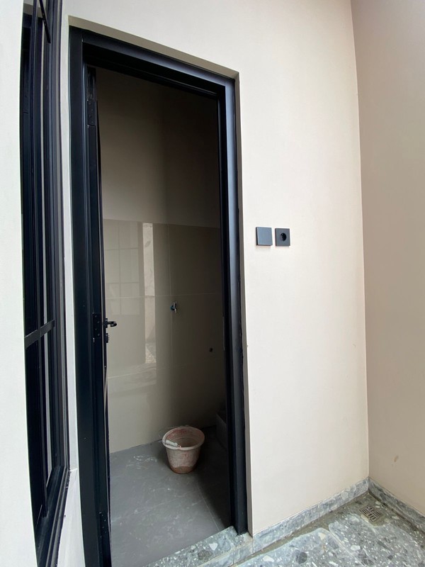 Rumah Modern Klasik 2 Lantai di Jagakarsa Brand New Dekat ke Tol