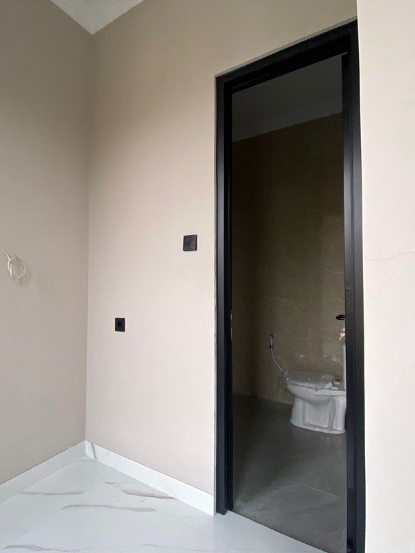 Rumah Modern Klasik 2 Lantai di Jagakarsa Brand New Dekat ke Tol