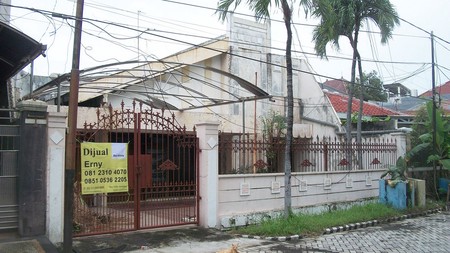 Rumah di Kertajaya Indah Surabaya Timur, Lokasi Strategis, Row Jalan Lebar