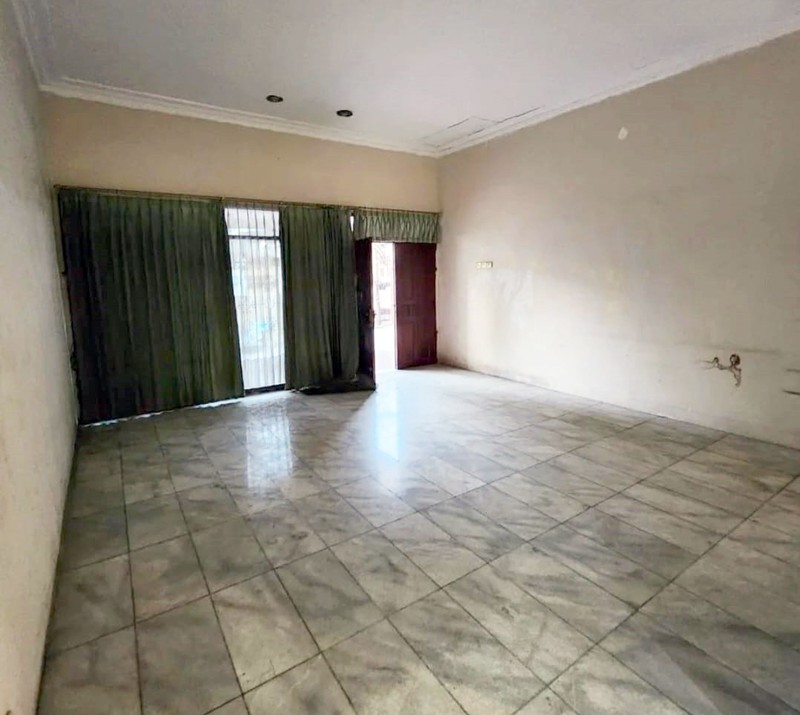 Rumah di Kertajaya Indah Surabaya Timur, Lokasi Strategis, Row Jalan Lebar