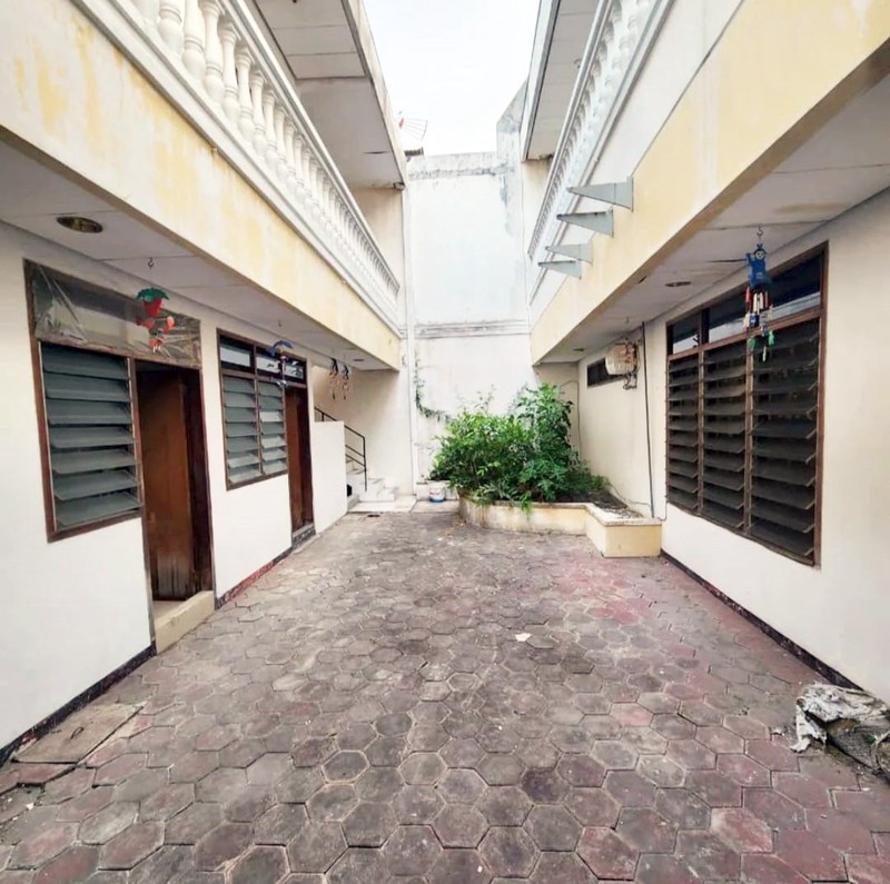 Rumah di Kertajaya Indah Surabaya Timur, Lokasi Strategis, Row Jalan Lebar