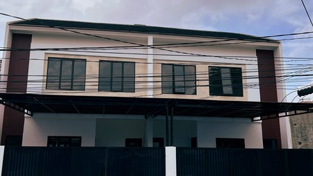 Rumah Bagus Di Jl Danau Limboto Raya, Perum Bumi Karawaci Baru Tangerang