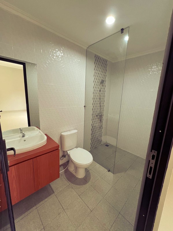 Rumah Bagus Di Jl Danau Limboto Raya, Perum Bumi Karawaci Baru Tangerang