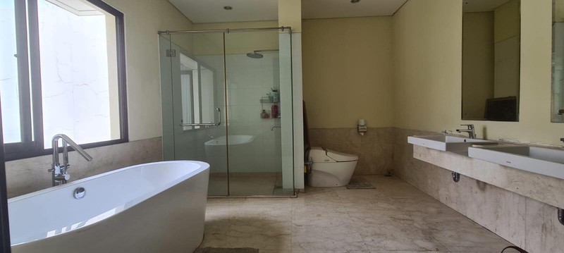 Rumah Mewah Disewakan 440 m² dengan Private Pool di Serenia Hills Jakarta Selatan - Premium & Private Living