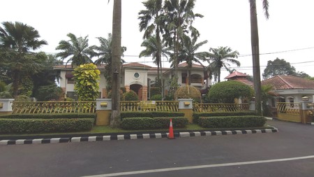 Dijual Rumah Mewah dan Luas di Cikeas