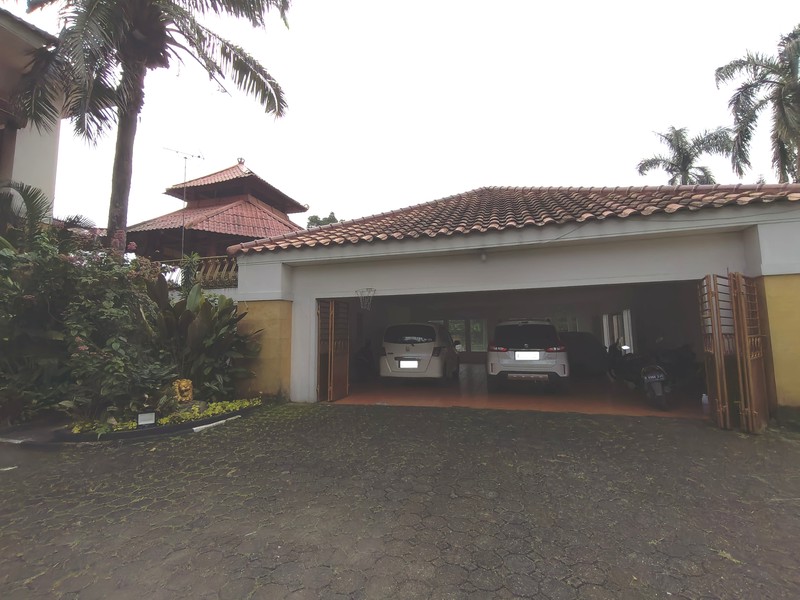 Dijual Rumah Mewah dan Luas di Cikeas