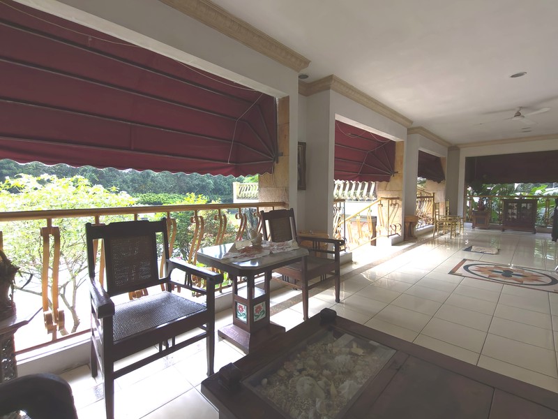 Dijual Rumah Mewah dan Luas di Cikeas