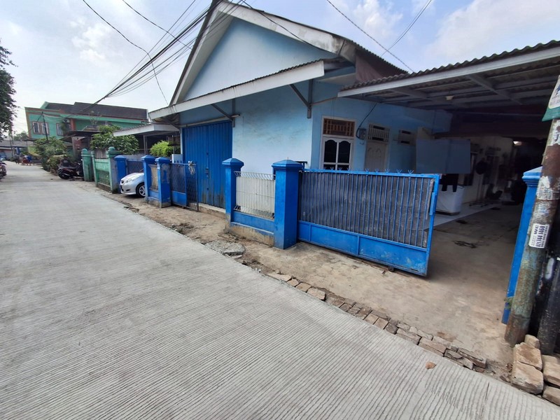 Rumah Tinggal dengan 5 Kontrakan Bebas Banjir di Parigi Baru, Pondok Aren