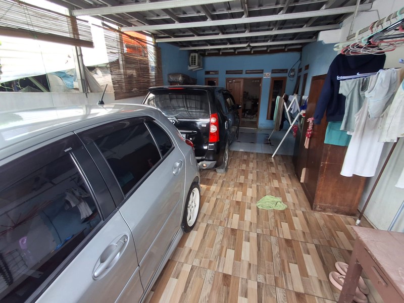 Rumah Tinggal dengan 5 Kontrakan Bebas Banjir di Parigi Baru, Pondok Aren