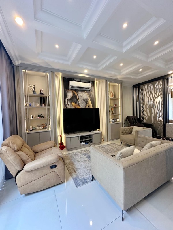 Dijual Rumah Pakuwon Indah furnished dekat pakuwan mall