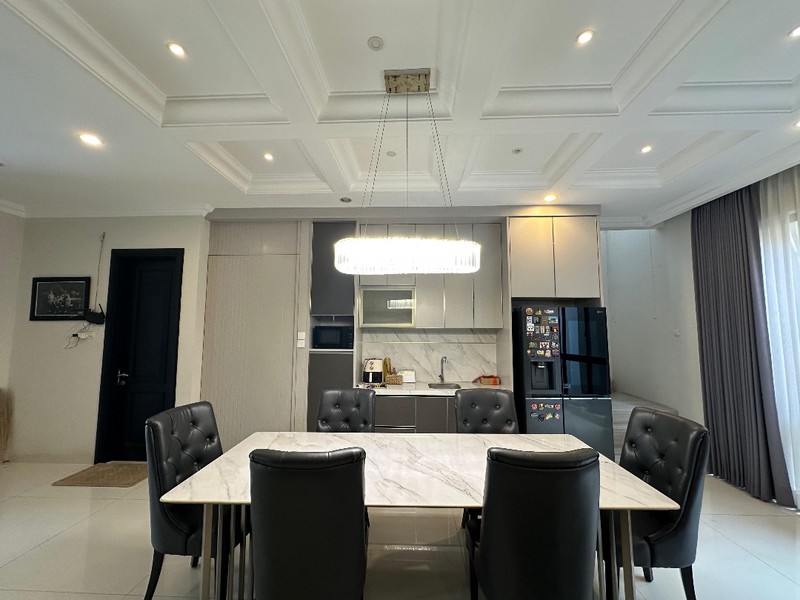 Dijual Rumah Pakuwon Indah furnished dekat pakuwan mall