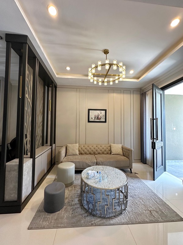 Dijual Rumah Pakuwon Indah furnished dekat pakuwan mall