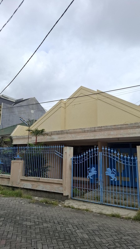 Dijual Rumah Akses Jalan Lebar di Lebak Arum Surabaya Timur