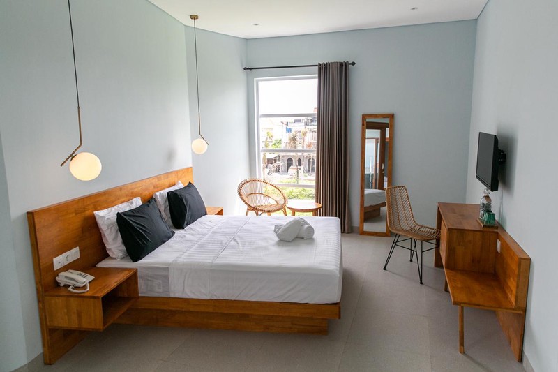 Leasehold - Profitable Turnkey Hostel for Sale in Prime Canggu - 7 Minutes to Batu Bolong Beach, Canggu, Bali