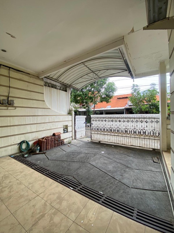 Dijual Cepat Rumah Barata Jaya - 2,5 Lantai Siap Huni