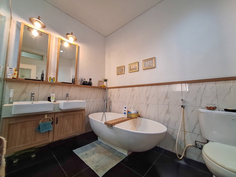 Hunian Unik dan Cantik Dalam Perumahan Lebak Bulus Dengan Private Swimming Pool