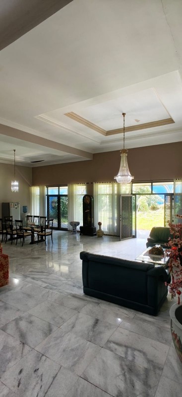 Disewakan 1000 m2 Rumah Raya Kertajaya Indah - Komersial Area Jalan Raya Kembar Surabaya Timur Cocok Buat Segala Usaha Resto, Cafe, Bank, Showroom, Kantor - Bangunan Boleh Dibongkar Total  - Dekat Gal