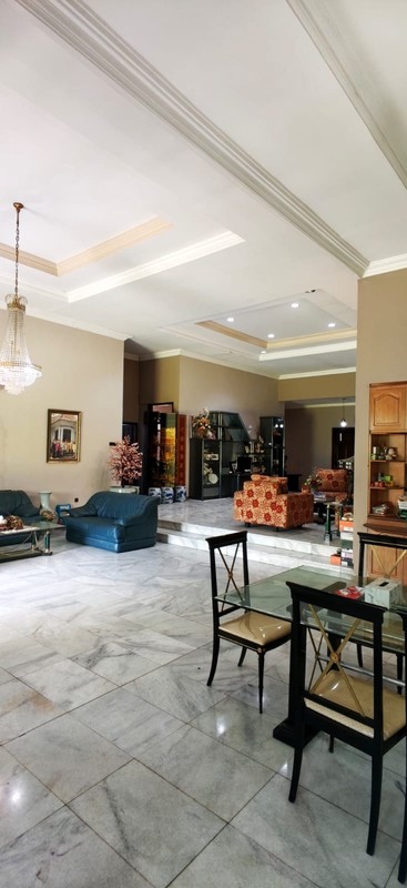 Disewakan 1000 m2 Rumah Raya Kertajaya Indah - Komersial Area Jalan Raya Kembar Surabaya Timur Cocok Buat Segala Usaha Resto, Cafe, Bank, Showroom, Kantor - Bangunan Boleh Dibongkar Total  - Dekat Gal