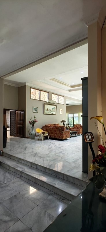 Disewakan 1000 m2 Rumah Raya Kertajaya Indah - Komersial Area Jalan Raya Kembar Surabaya Timur Cocok Buat Segala Usaha Resto, Cafe, Bank, Showroom, Kantor - Bangunan Boleh Dibongkar Total  - Dekat Gal