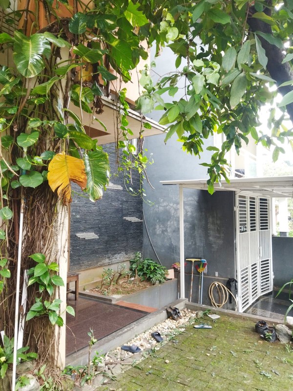 Rumah SHM Bangunan 220 m2 Siap Huni 3+1 KT Althia Park Graha Raya Bintaro