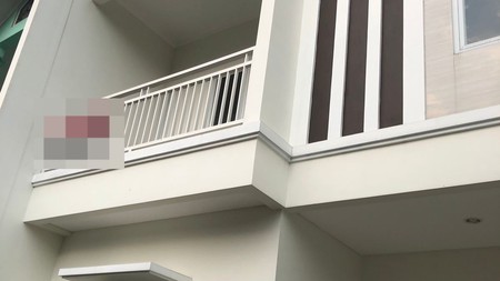 Rumah Siap Huni SHM 2 Lantai 3 KT Graha Raya Bintaro - 5 Menit Tol Parigi