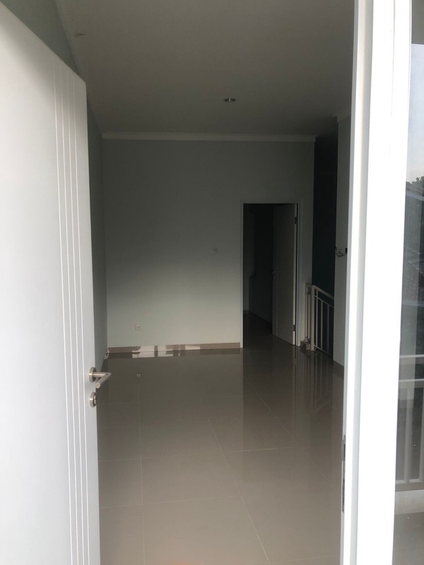 Rumah Siap Huni SHM 2 Lantai 3 KT Graha Raya Bintaro - 5 Menit Tol Parigi