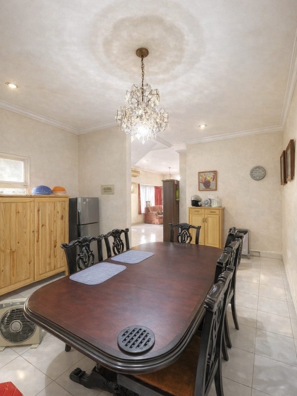 Rumah Hook dalam Cluster Cirendeu - Lokasi Strategis & Asri